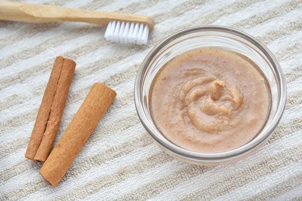 Cinnamon: Cinnamon is beneficial for oral hygiene