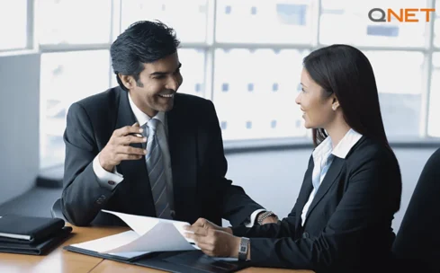 direct sellers discussing direct selling