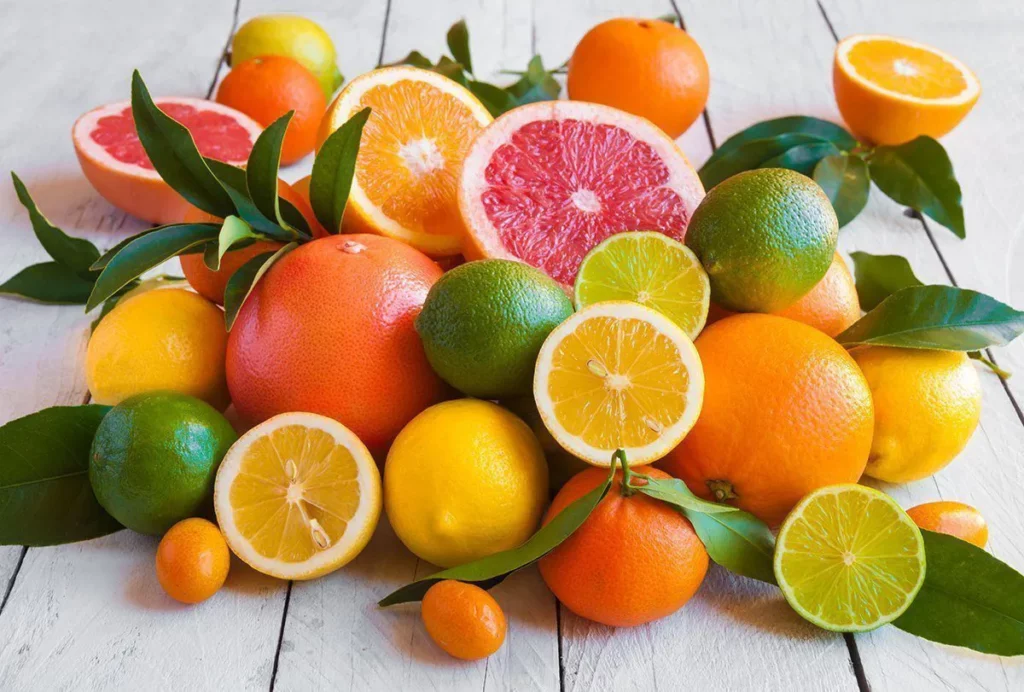 6 immunity-boosting foods you need to add to your diet today: image 2 Immunity-boosting foods: a bunch of citrus rich fruits